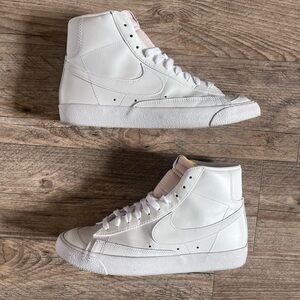 Nike Blazers Mid ‘77 Triple White Women’s 9.5